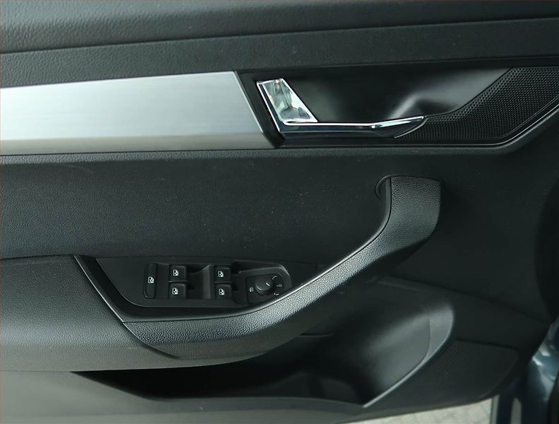 Škoda Karoq (2021) 2.0 TDI - fotka 15 z 19