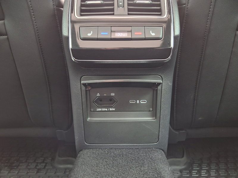 Škoda Superb (2023) Combi Style Extra DSG 4x4 2,0T - fotka 32 z 35