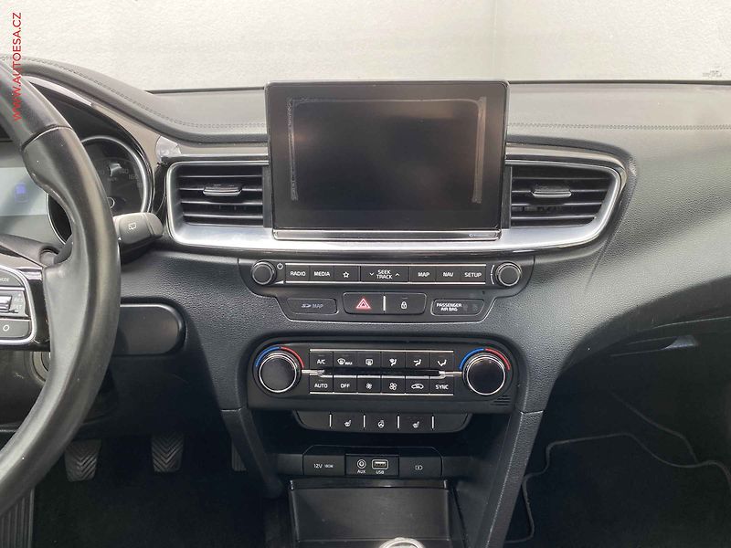 Kia Ceed (2019) 1.4 T-GDi, Vision, navi - fotka 12 z 19
