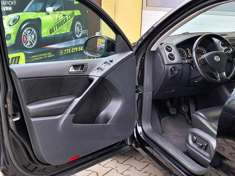 Volkswagen Tiguan 1,4 TSi 4motion SPORT SERV.KN - fotka 24 z 40