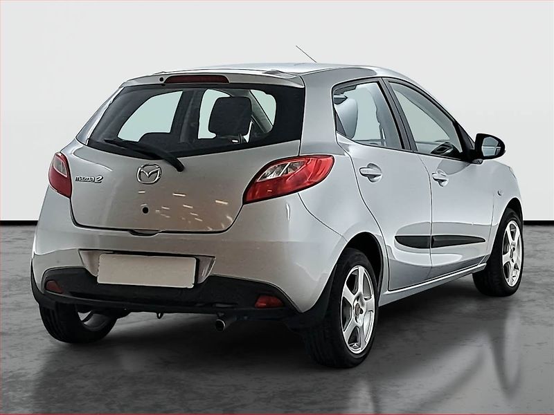 Mazda 2 (2008) 1.3 i, rezervace - fotka 5 z 15