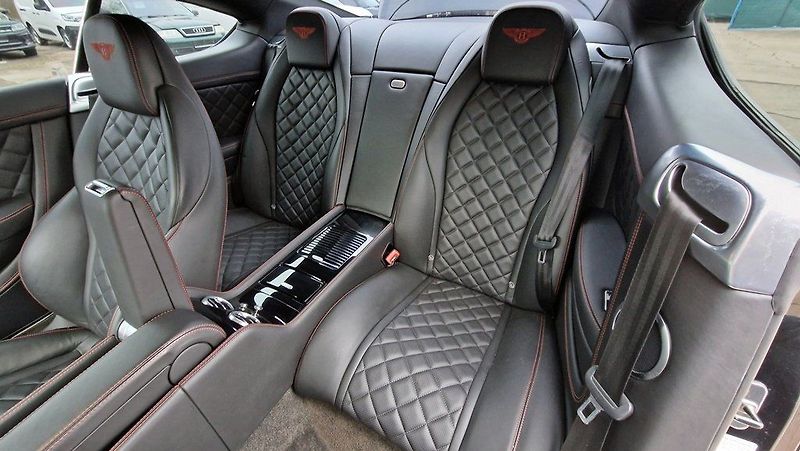 Bentley Continental GT GT V8S/Diamond Edition/ČR/530P - fotka 15 z 17