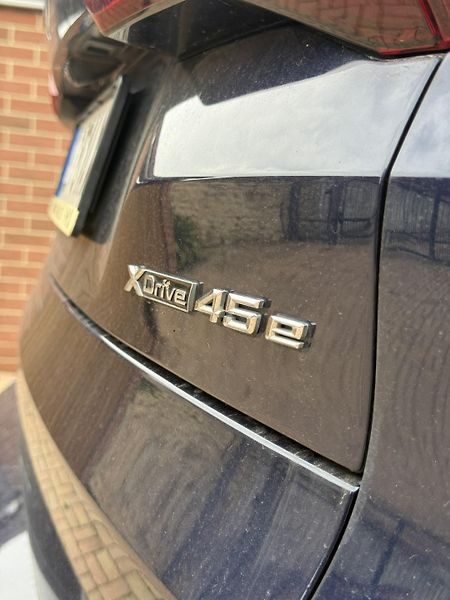 BMW X5 (2022) XDrive45e - fotka 11 z 39