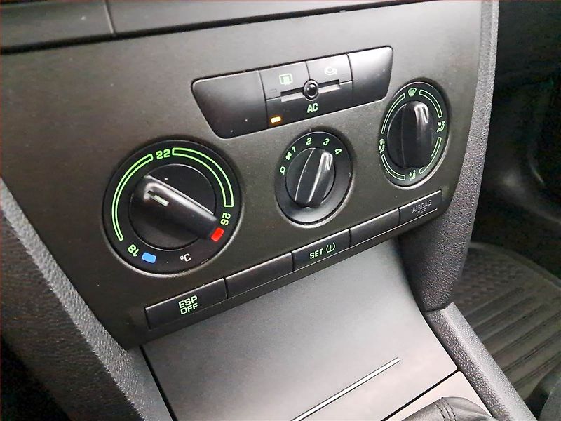 Škoda Octavia (2005) 1.6, Serv.kniha, udržované - fotka 17 z 19