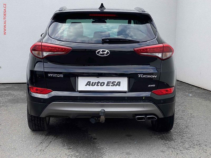 Hyundai Tucson (2016) 2.0 CRDi 4x4, AT, LED, panor - fotka 5 z 19
