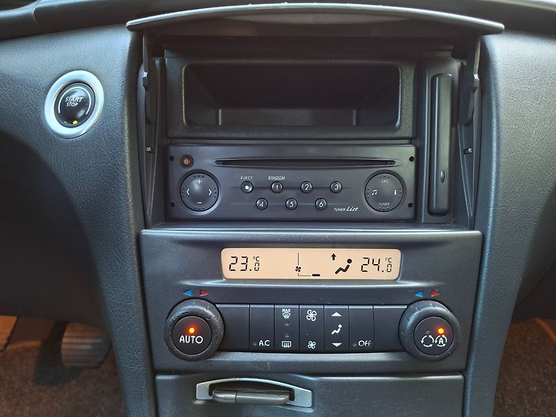 Renault Laguna (2004) 1.9dCi 79kW - fotka 13 z 28