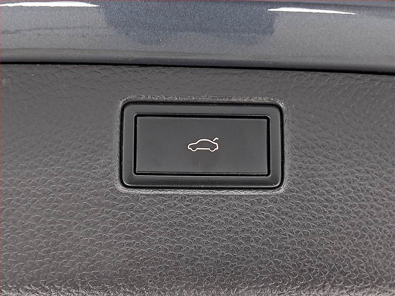 Volkswagen Passat (2014) 2.0 TDI, Automat, Navi, Xenony - fotka 20 z 20