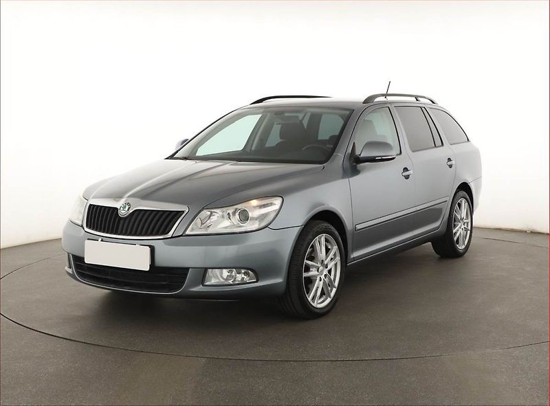 Škoda Octavia (2012) 1.6 TDI, Automat, Tempomat - fotka 2 z 18