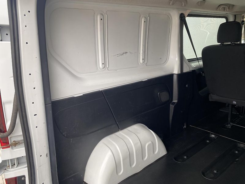 Renault Trafic (2019) 1.6DCi, 5-MÍST, 1.MAJ.ČR!! - fotka 37 z 42