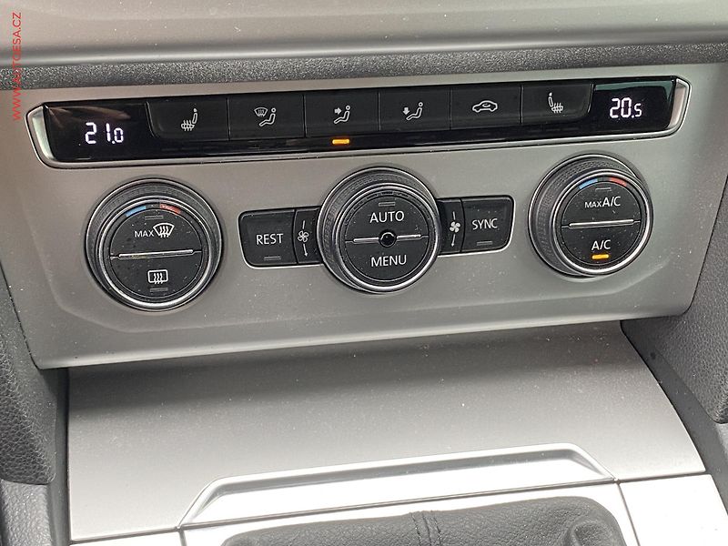 Volkswagen Passat (2015) 1.6 TDi, Comfortline, TZ - fotka 15 z 17