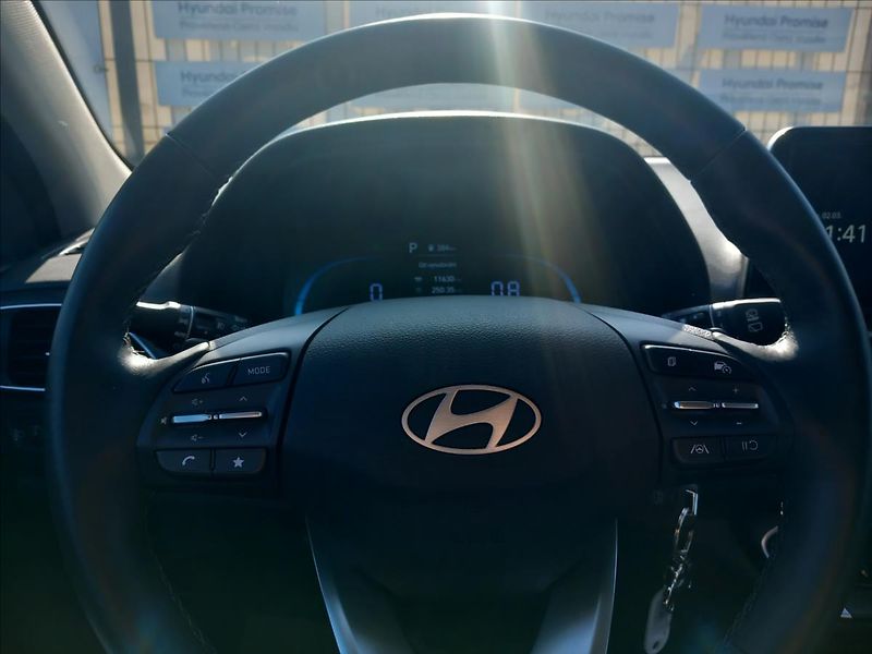Hyundai i30 1,0 T-GDI SMART DCT - fotka 11 z 19