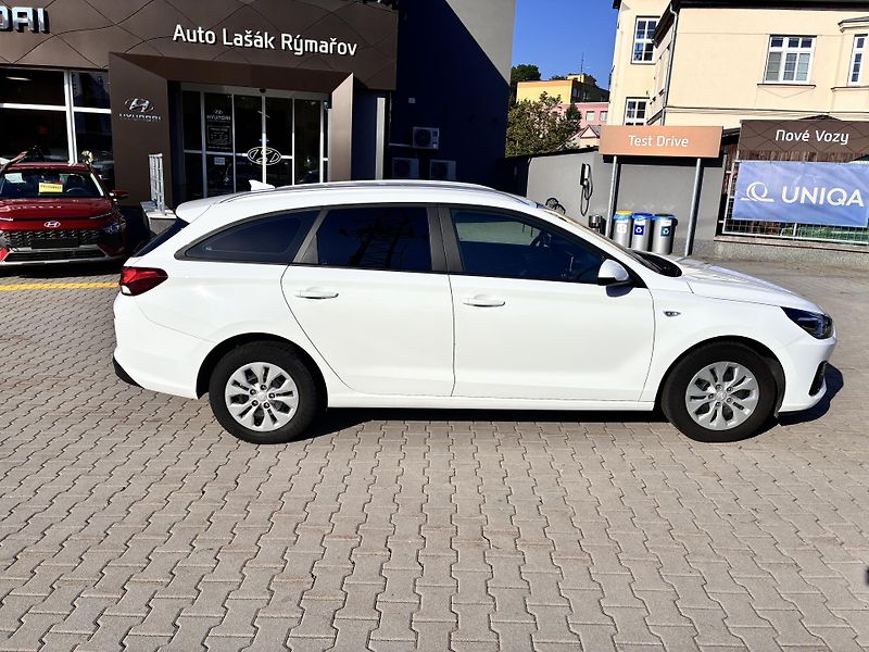 Hyundai i30 WG 1.0T-GDi 88kW,1.MAJITEL,ČR  - fotka 8 z 25