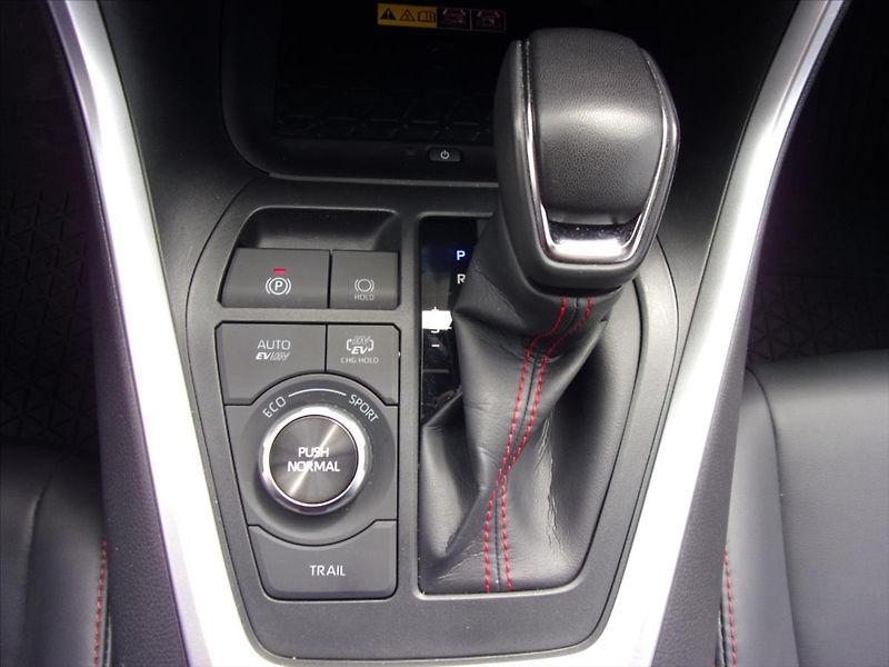 Toyota RAV4 2,5 PHEV 4WD Executive odp.DPH - fotka 26 z 33