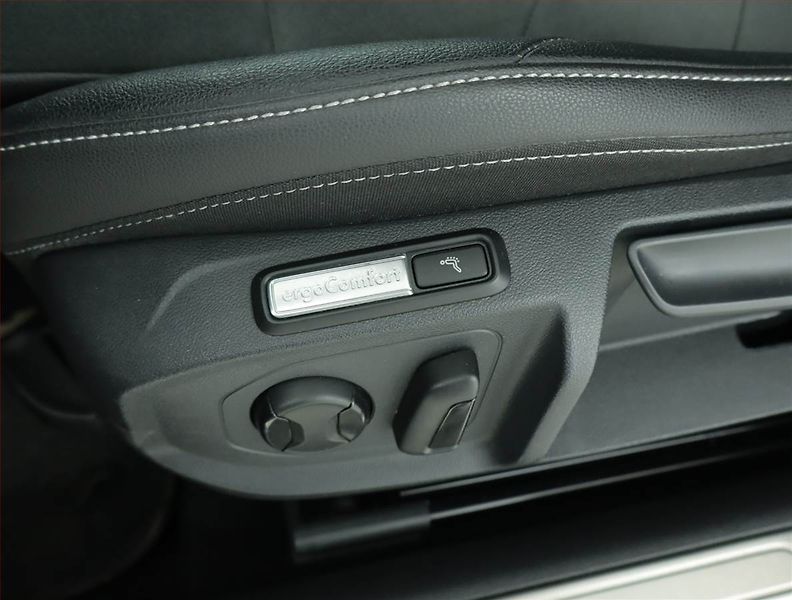 Volkswagen Arteon (2023) 2.0 TDI - fotka 18 z 19