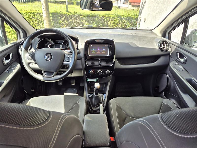 Renault Clio 1,2 i GrandTour Klima Výhřev - fotka 22 z 28