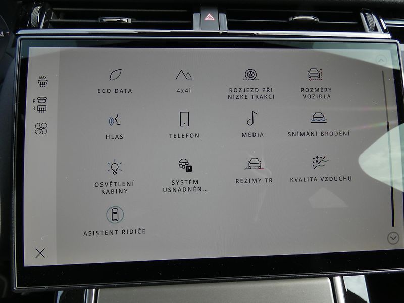 Land Rover Range Rover Velar (2026) 2,0 S D200 - fotka 27 z 41