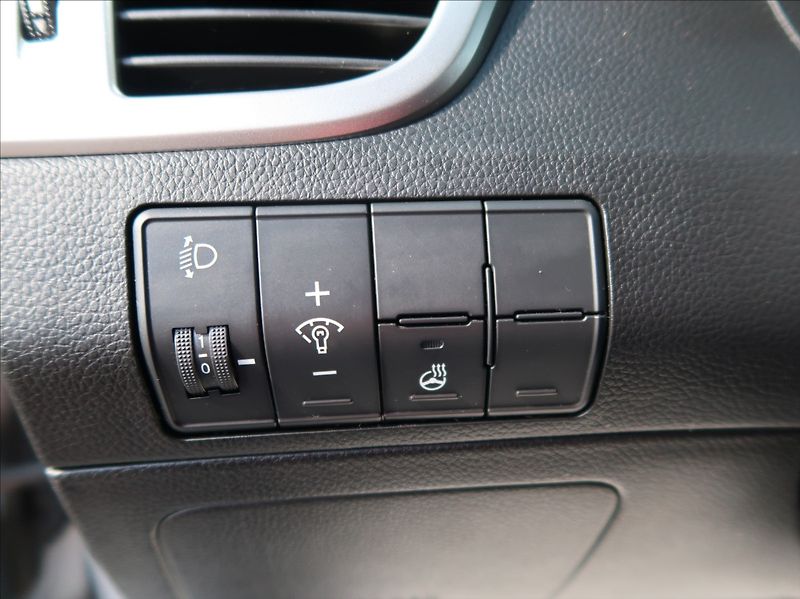 Hyundai i30 1,6 GDi,99kW,NovéČR,Aut.klima - fotka 16 z 23