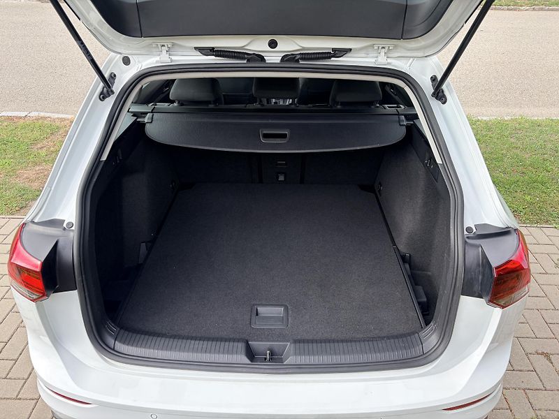 Volkswagen Golf Variant 2.0TDI DSG 110KW LED  - fotka 42 z 48