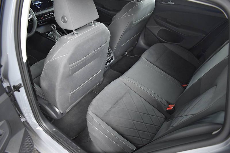 Volkswagen Golf Variant (2024) STYLE 1.5TSI, Manuál,LED - fotka 11 z 24