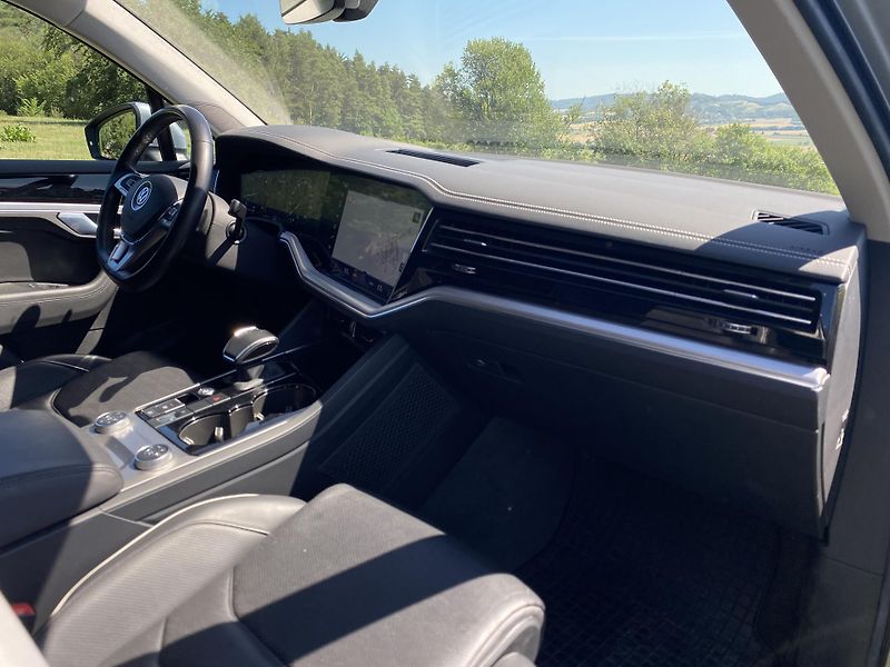 Volkswagen Touareg (2019) 3.0 TDI V6 210 kW, VZDUCH, 4X4 - fotka 11 z 25