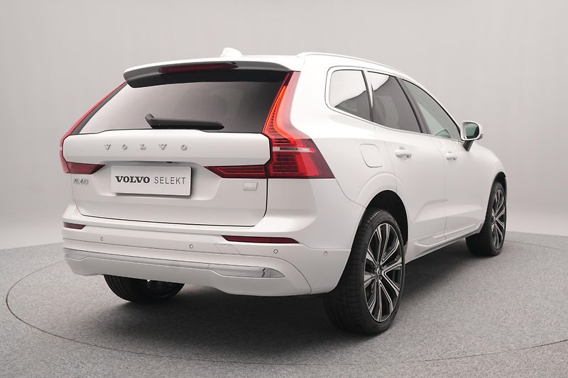 Volvo XC60 T8 AWD BRIGHT PLUS REZERVACE - fotka 11 z 48