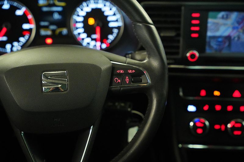 Seat Leon - fotka 17 z 27