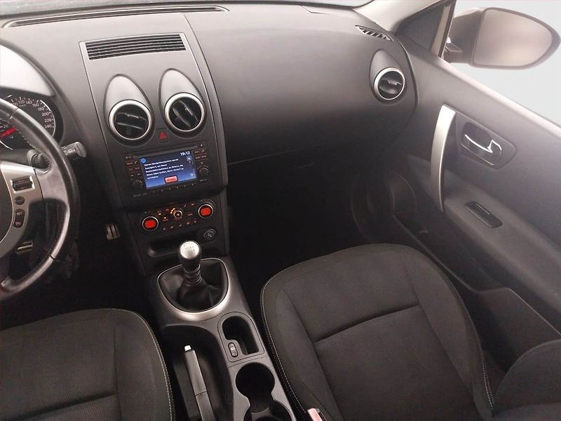 Nissan Qashqai (2011) 2.0 dCi, Navi, Tempomat - fotka 8 z 20
