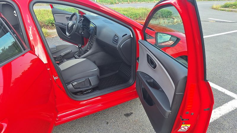 Seat Leon (2015) - fotka 21 z 26