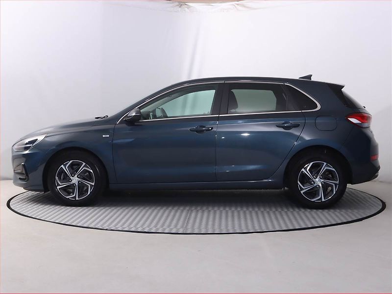 Hyundai i30 (2022) 1.5 T-GDI MHEV, Serv.kniha - fotka 3 z 20