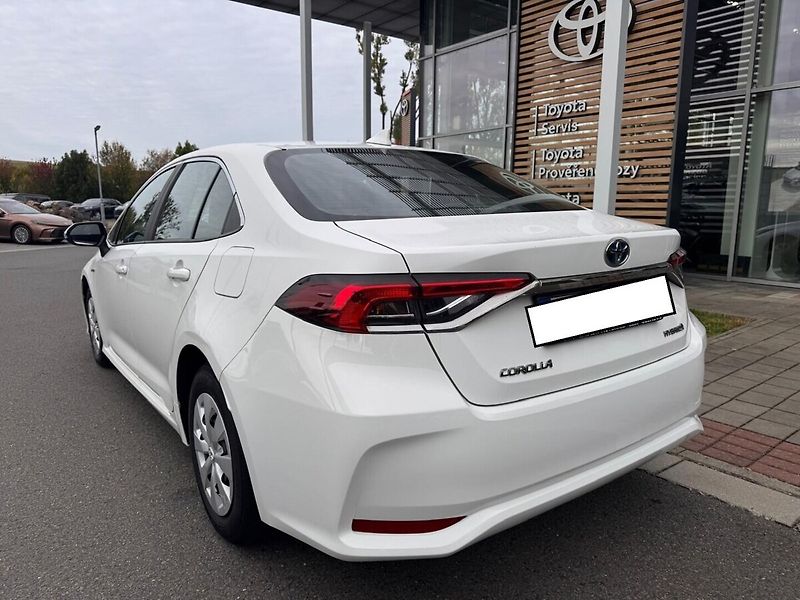 Toyota Corolla 1.8 Active - fotka 6 z 14