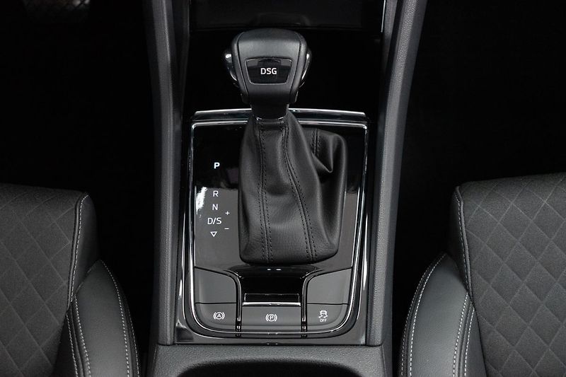 Škoda Karoq 1.5TSI DSG*STYLE+*KAMERA*ČR 1M - fotka 22 z 40