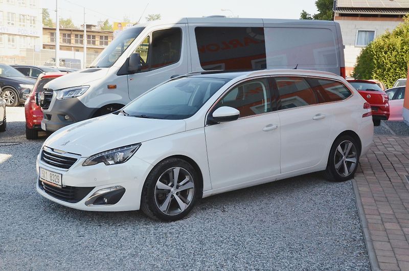 Peugeot 308 (2017) SW 1.2 96kW Allure / AUTOMAT - fotka 3 z 39