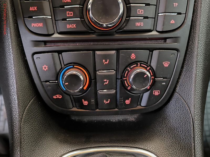 Opel Meriva (2010) 1.7 CDTi, AC, výhřev sed - fotka 15 z 17