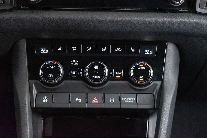 Škoda Kodiaq 2.0 TDI 4x4*SPORTLINE*TAŽNÉ*ČR - fotka 25 z 48