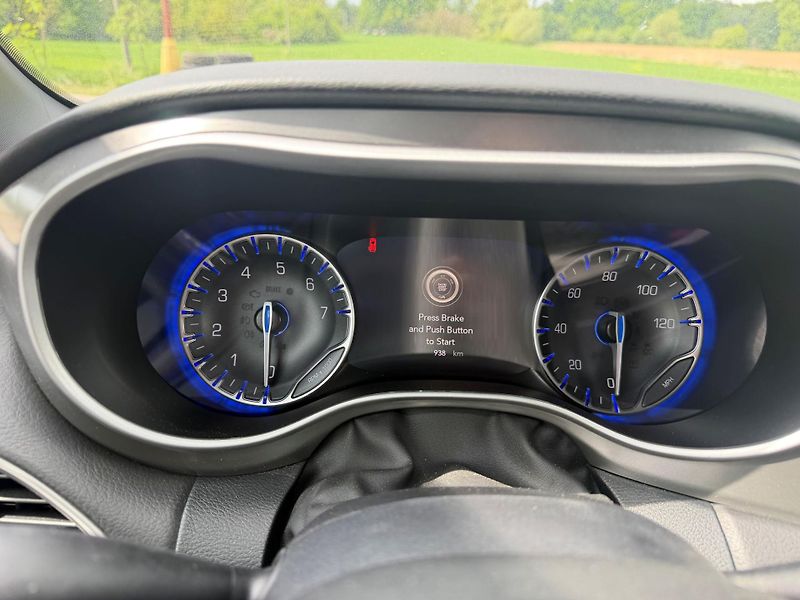 Chrysler Pacifica (2025) Voyager 3,6 RU Radar Nové 2025 - fotka 16 z 20