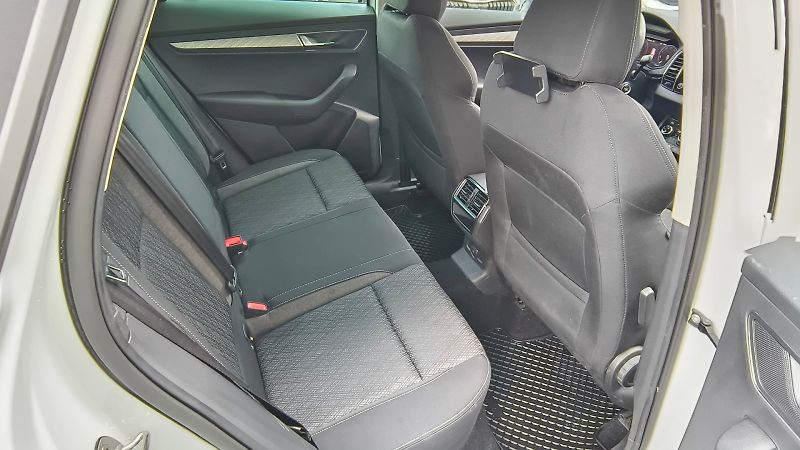 Škoda Karoq (2022) STYLE PLUS TSI 1.0/81KW 6MP - fotka 29 z 32