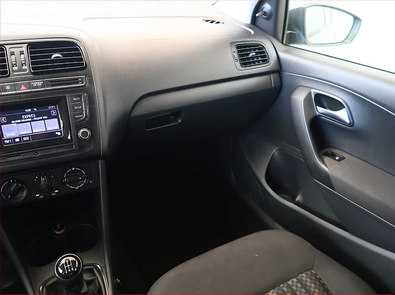 Volkswagen Polo (2014) 1.0, Serv.kniha - fotka 8 z 14