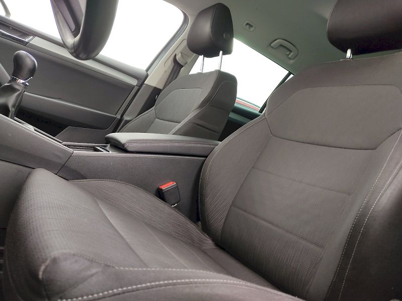 Škoda Superb (2015) Combi Ambition Business  2,0 T - fotka 23 z 36