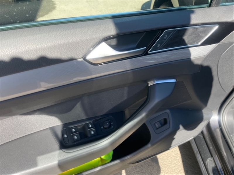 Volkswagen Passat 1,5 TSI Business AT - fotka 11 z 11