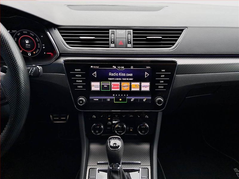Škoda Superb (2021) Sportline 2.0 TDI - fotka 12 z 23