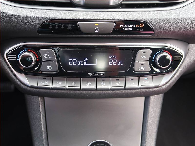 Hyundai i30 (2017) Comfort 1.6 CRDi, Automat - fotka 12 z 19