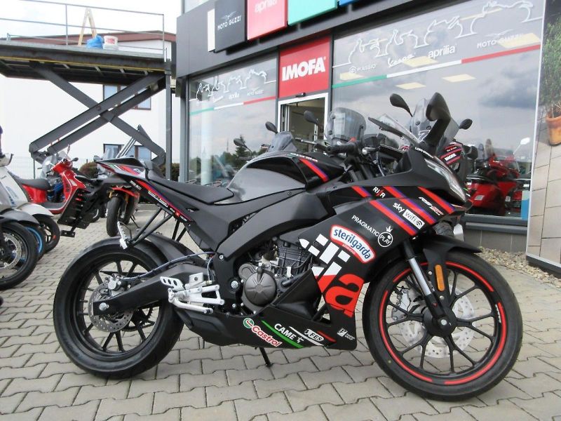 Aprilia (2026) RS 125 GP replica BEZZ - fotka 2 z 11