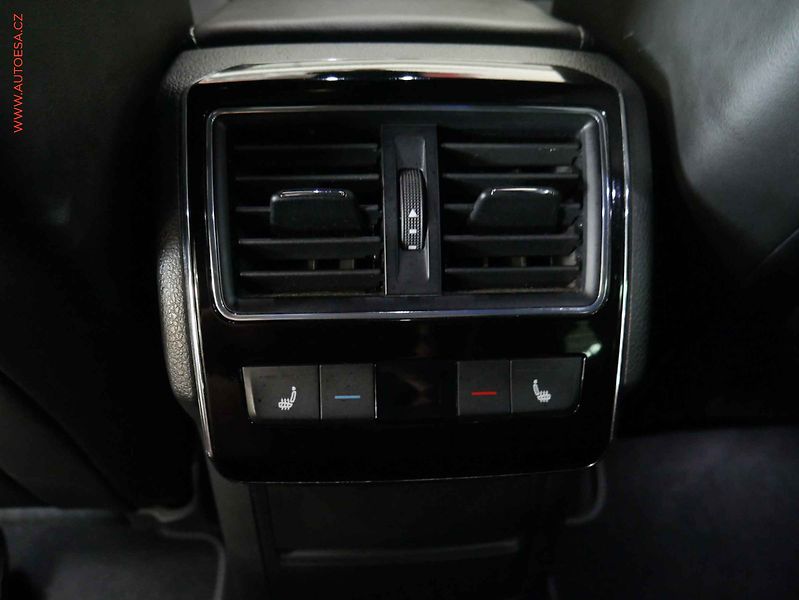 Škoda Superb (2018) 2.0 TDI 4x4, ČR, DSG, navi - fotka 23 z 23