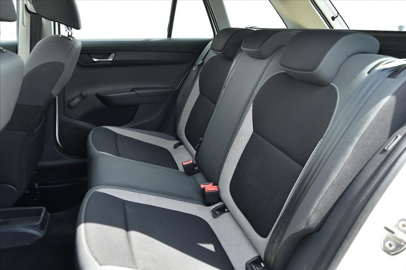 Škoda Fabia 1.2 TSI 66kW 1.MAJITEL DPH ČR - fotka 10 z 20