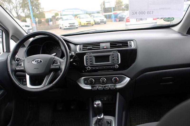 Kia Rio (2015) 1.4i KLIMA EL.OKNA ALUKOLA - fotka 16 z 16