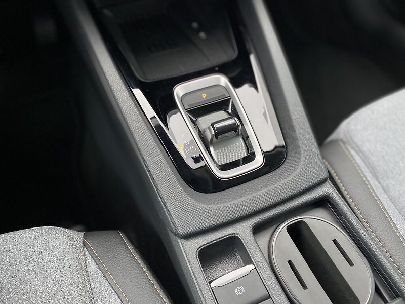 Škoda Octavia Combi 2,0 TDI Top Select DSG - fotka 23 z 28