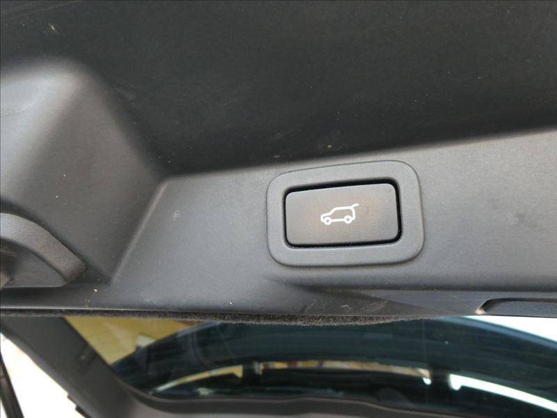 Land Rover Range Rover Sport 3,0 SDV6 HSE DYNAMIC DPH, ČR - fotka 22 z 48
