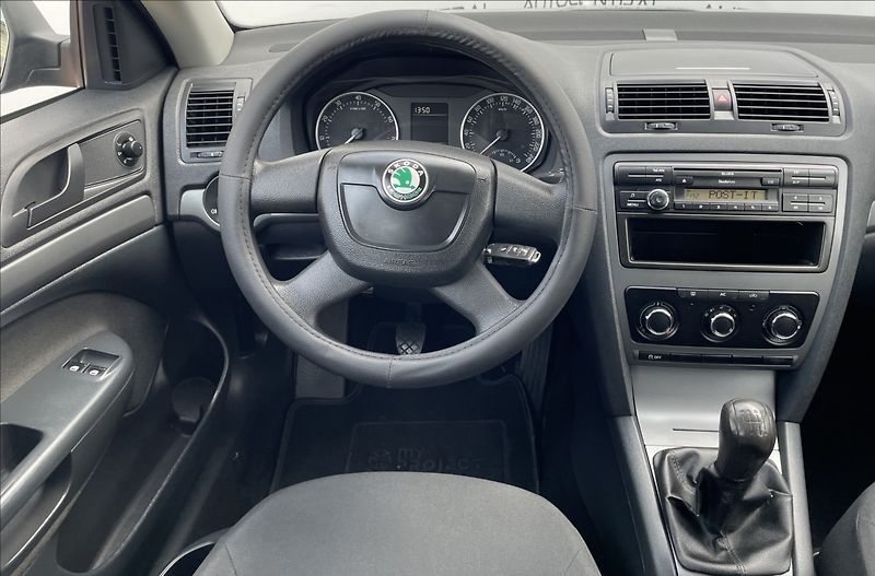 Škoda Octavia 1,4 TSi,90kW,serv.kn. - fotka 12 z 19