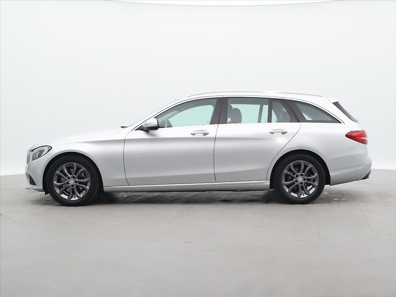 Mercedes-Benz Třídy C 2.1 220d 125kW Aut. Avantgarde - fotka 4 z 32