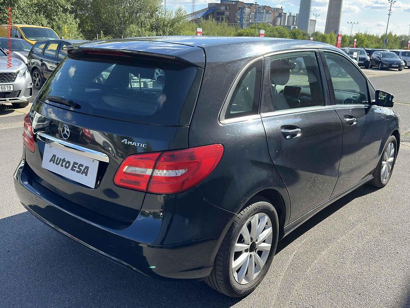 Mercedes-Benz Třídy B (2014) 2.0T B220 4Mat, 1.maj,ČR, AT - fotka 4 z 20
